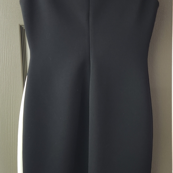 Tommy Hilfiger Black Sheath Dress with White Side Panels - Picture 4 of 4